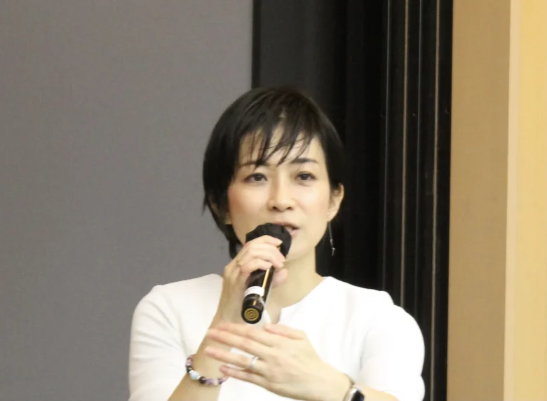 望月衣塑子 若い頃 コープ 講演「破壊される民主主義」